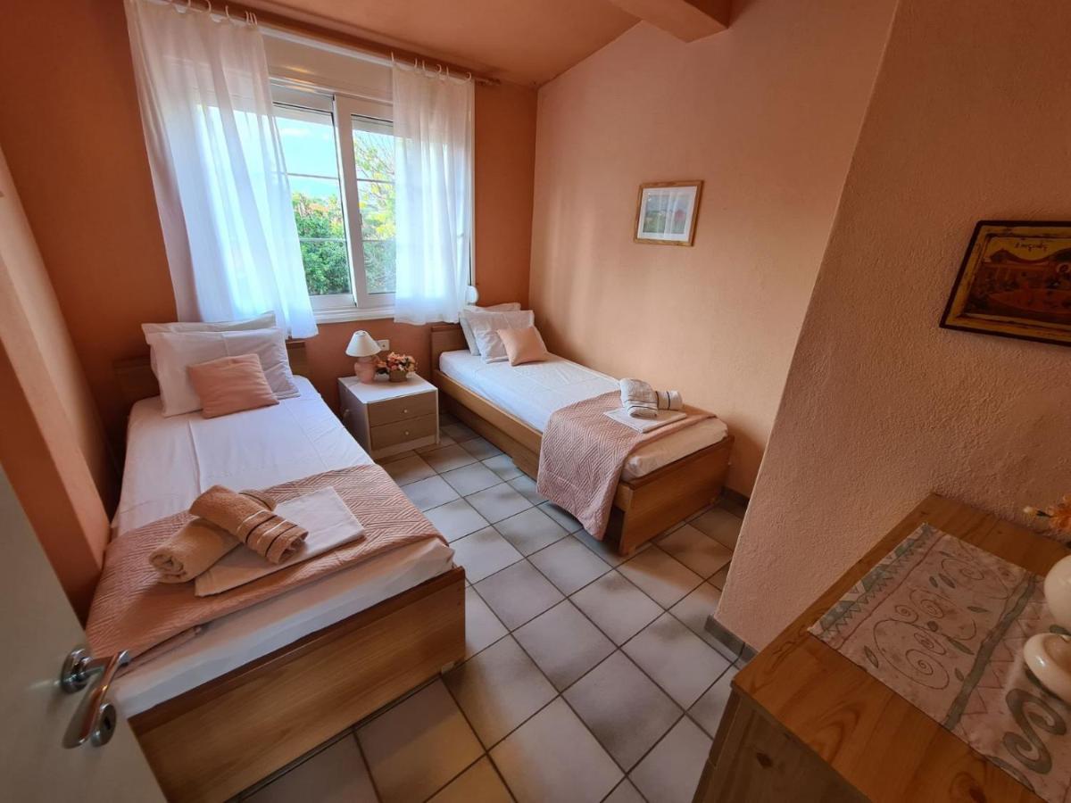 Wonderful House With Private Garden Villa Flogita Eksteriør billede